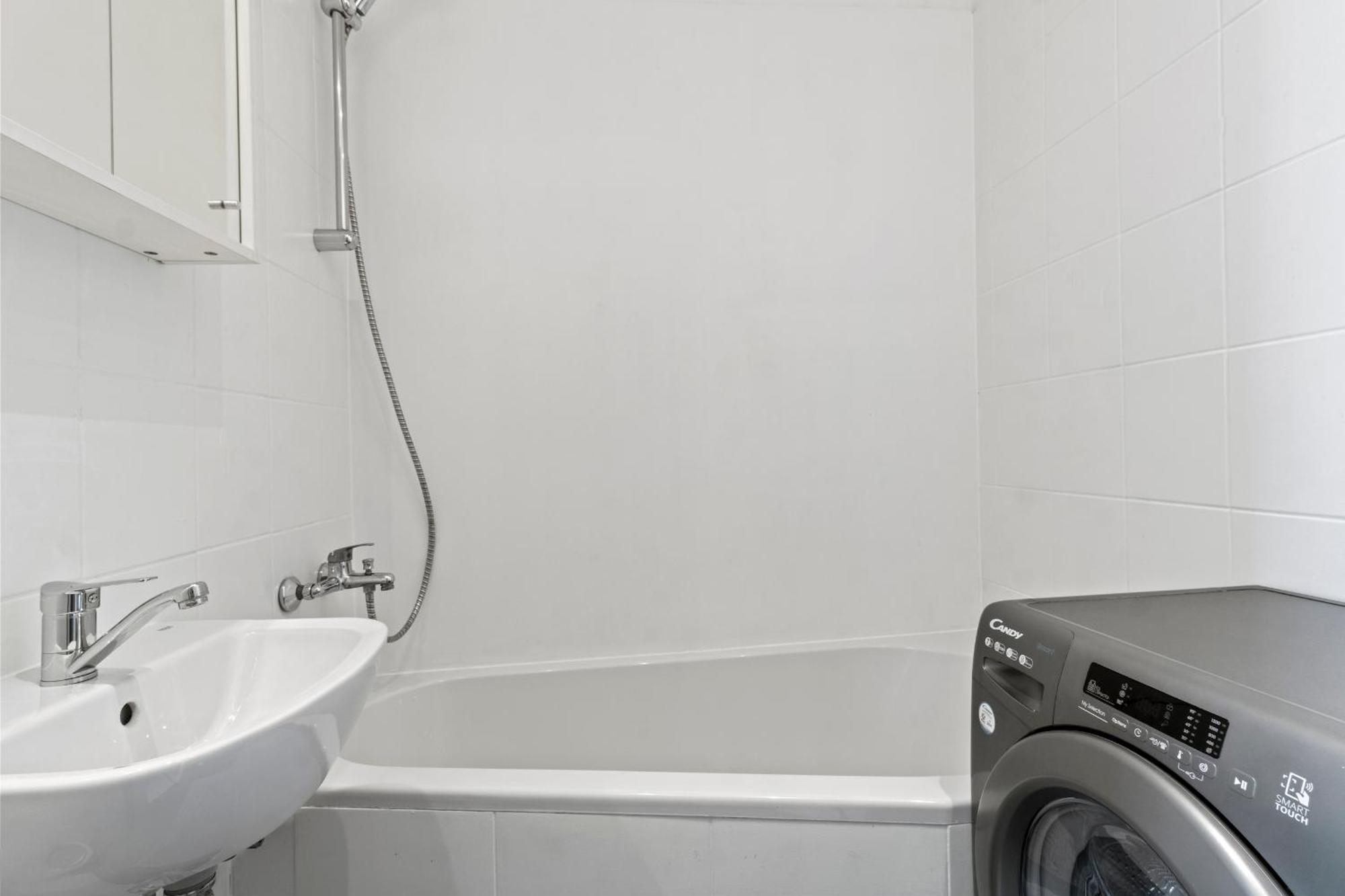 Balcony Apartment, 4 Min To U3 Zipperer Strasse * Wien